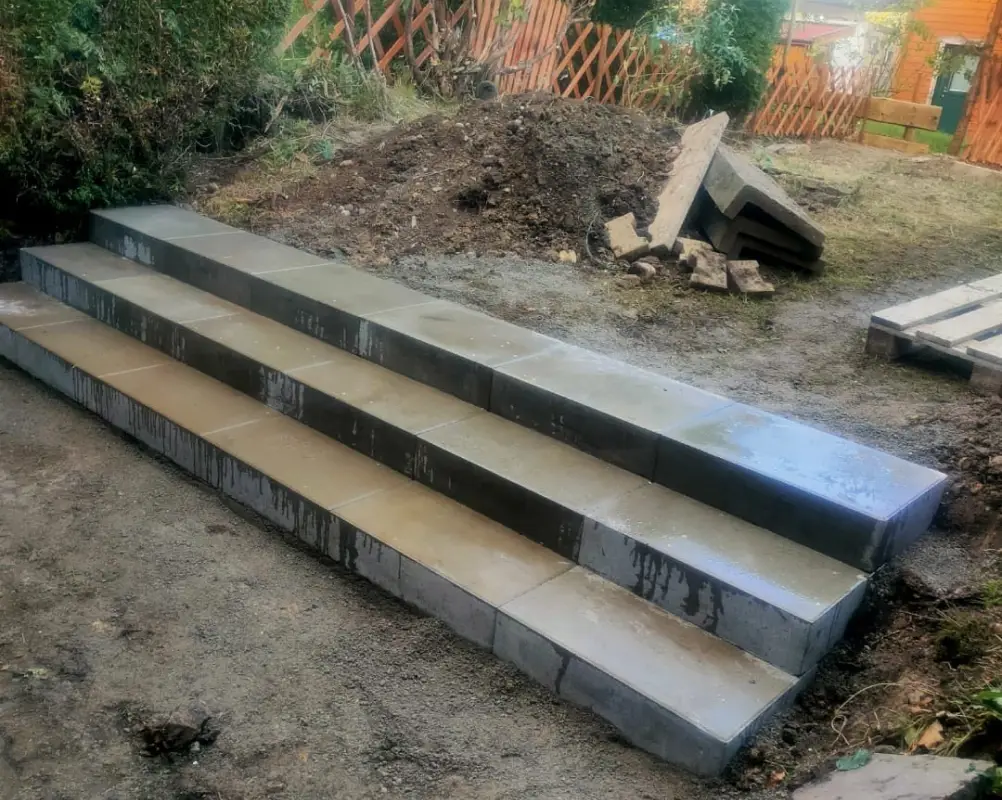 8ed49e52-d003-44f9-b18c-8d5c6d07d062 1